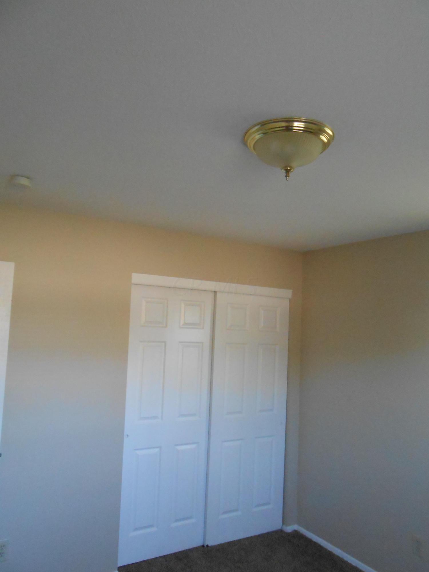547 McCutcheon Road Columbus, OH 43230 - Photo 12 of 32