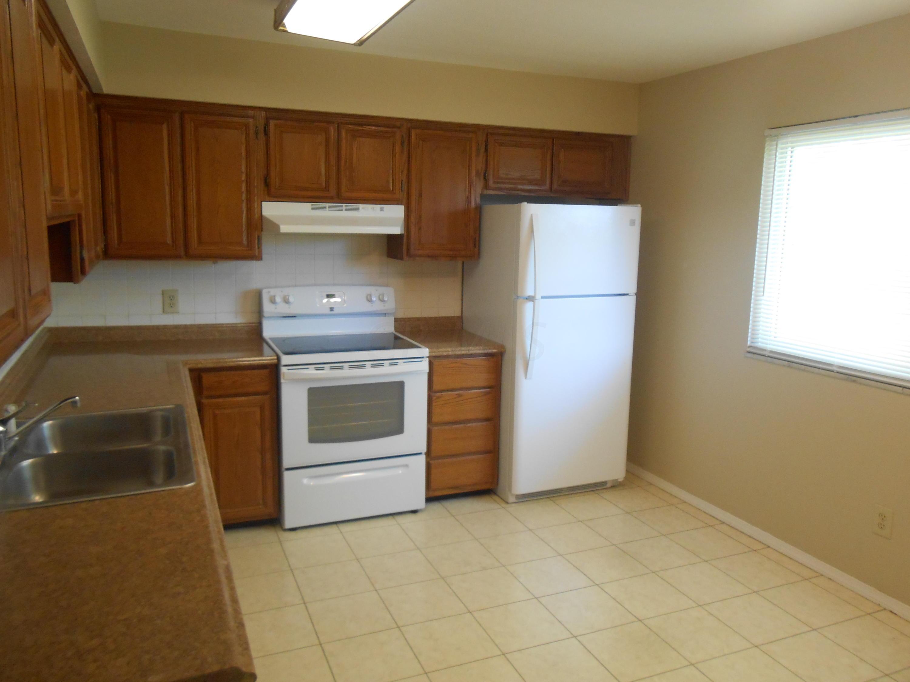 547 McCutcheon Road Columbus, OH 43230 - Photo 14 of 32