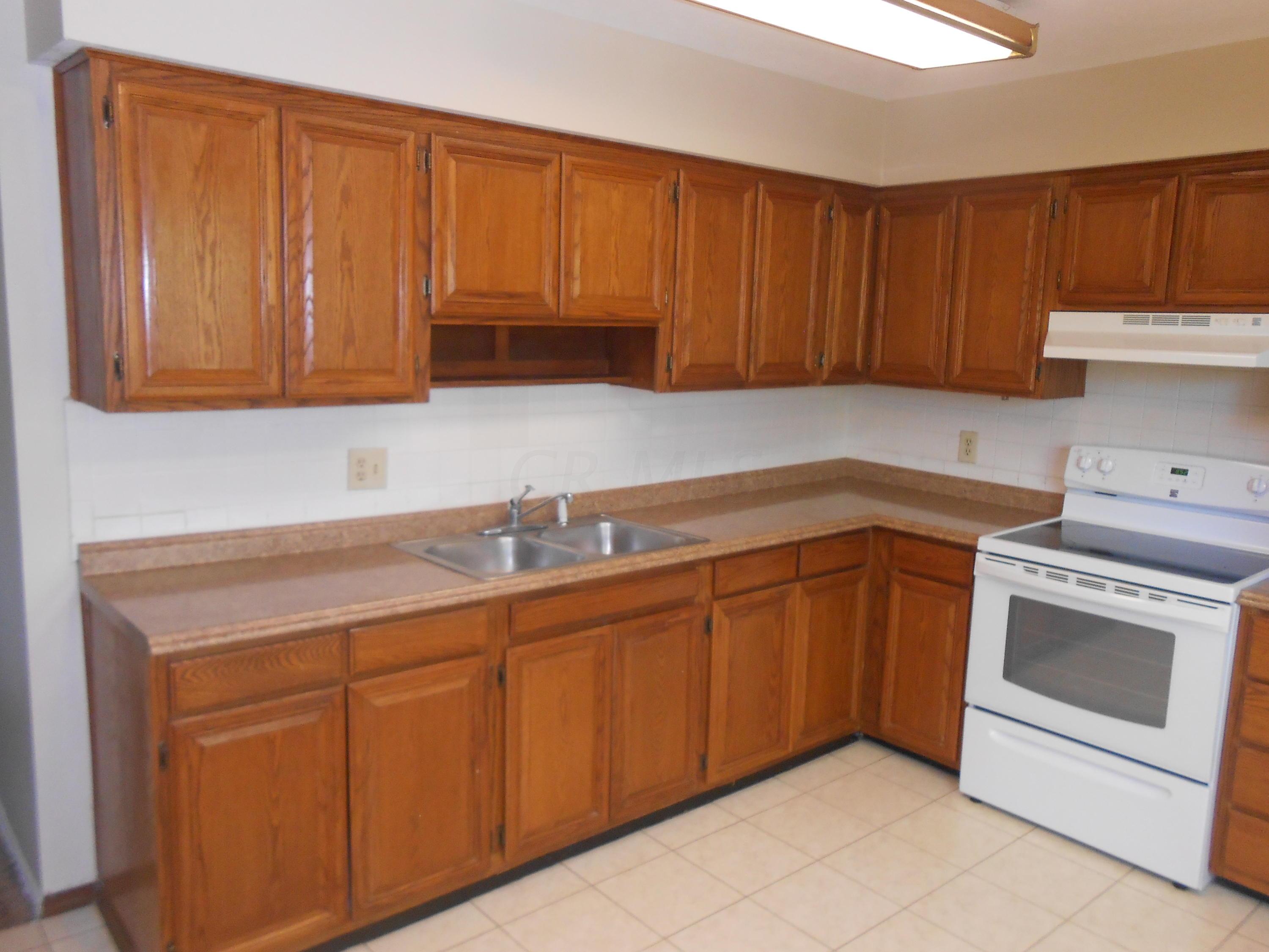 547 McCutcheon Road Columbus, OH 43230 - Photo 15 of 32