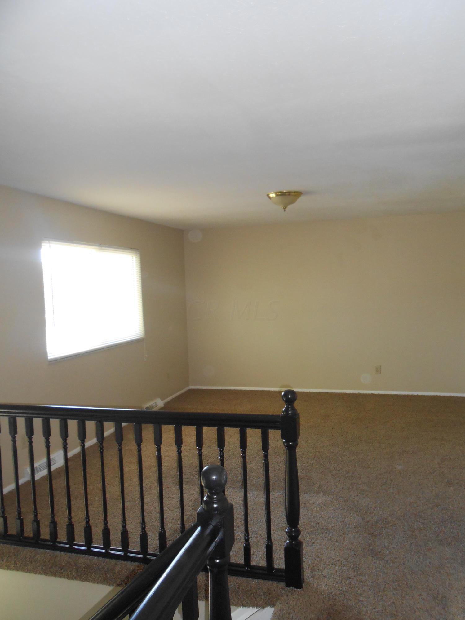 547 McCutcheon Road Columbus, OH 43230 - Photo 19 of 32