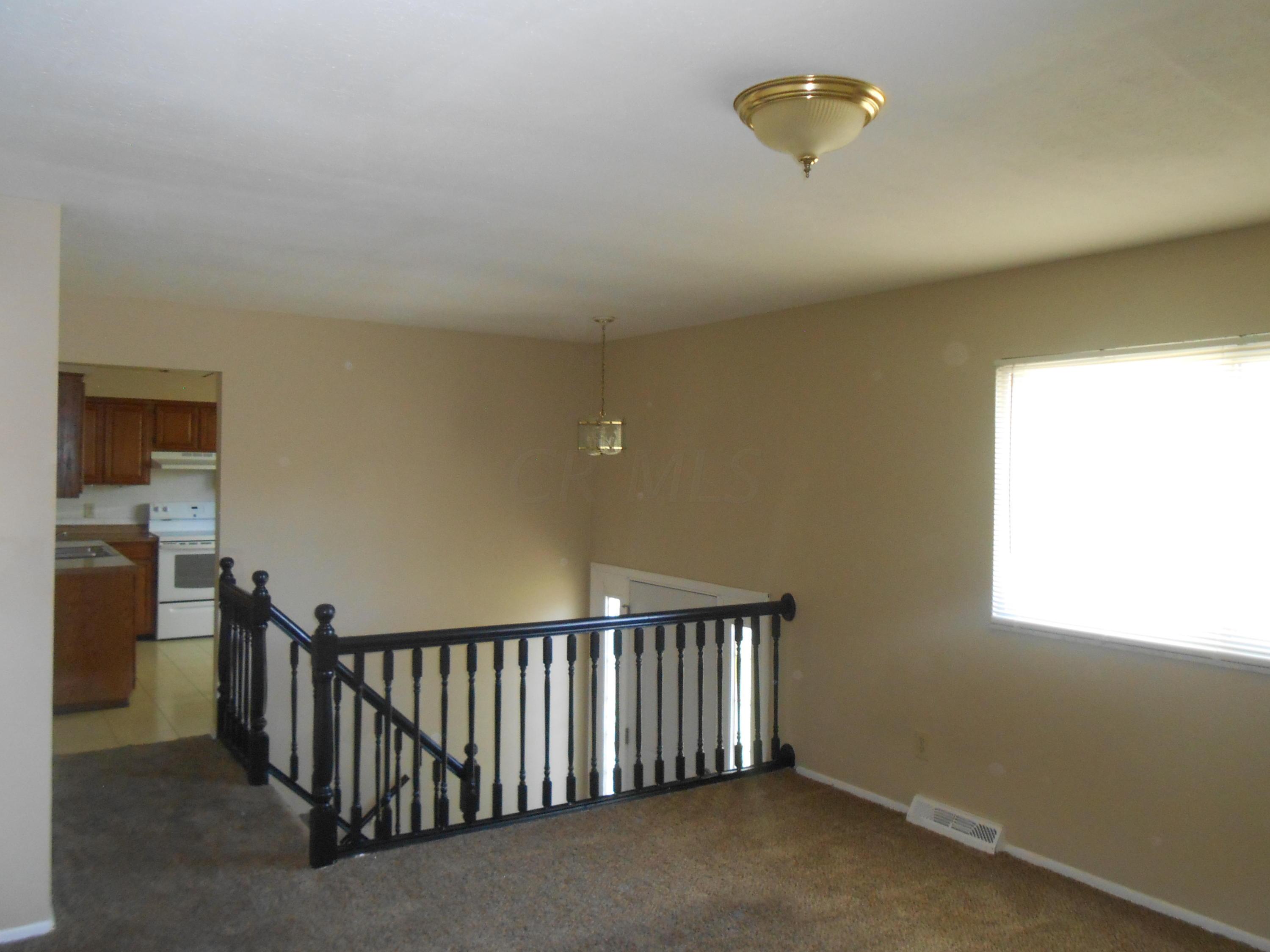 547 McCutcheon Road Columbus, OH 43230 - Photo 20 of 32
