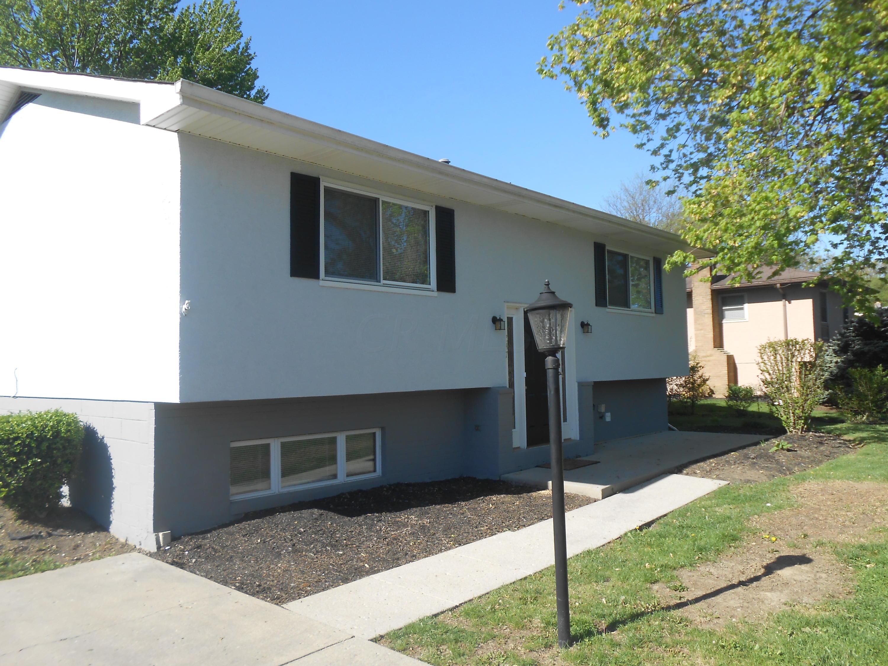 547 McCutcheon Road Columbus, OH 43230 - Photo 3 of 32