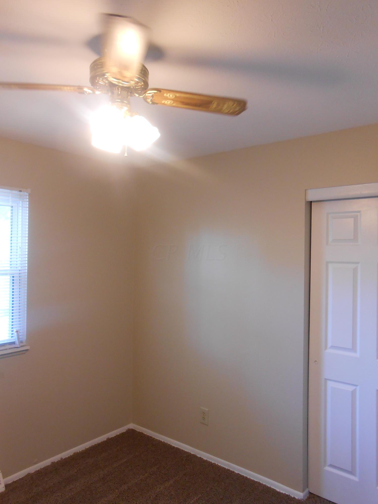 547 McCutcheon Road Columbus, OH 43230 - Photo 7 of 32