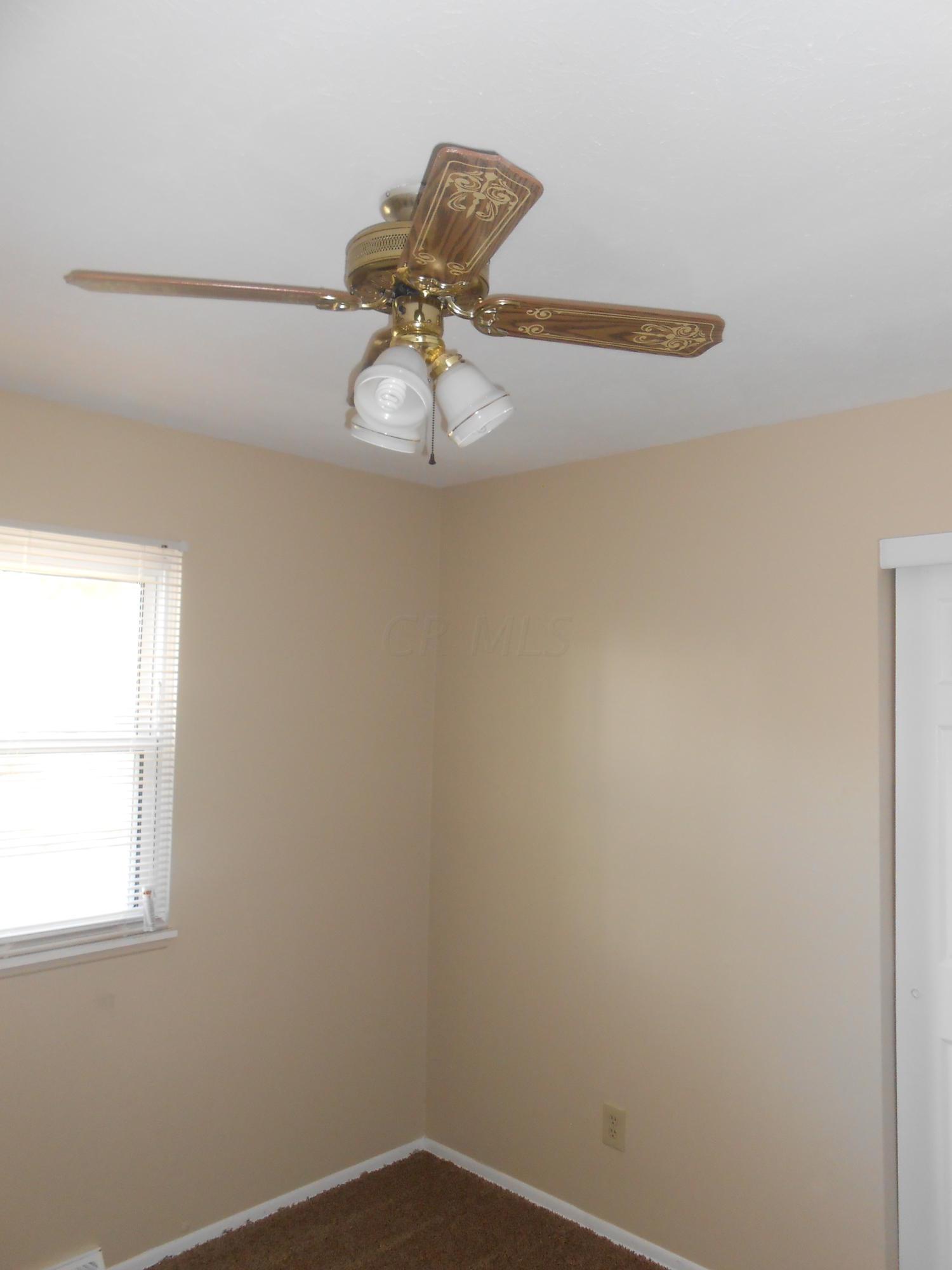 547 McCutcheon Road Columbus, OH 43230 - Photo 8 of 32
