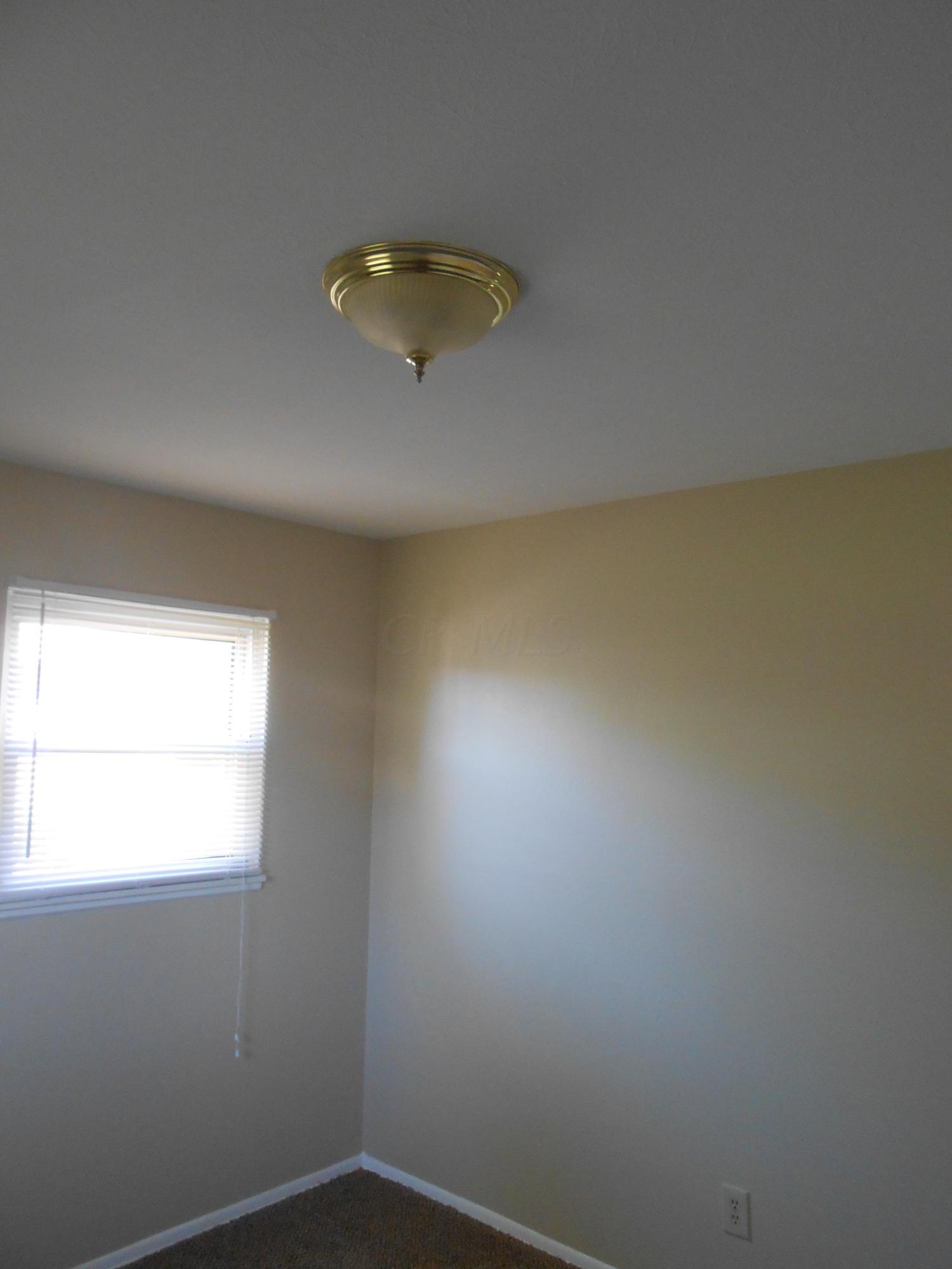547 McCutcheon Road Columbus, OH 43230 - Photo 10 of 32
