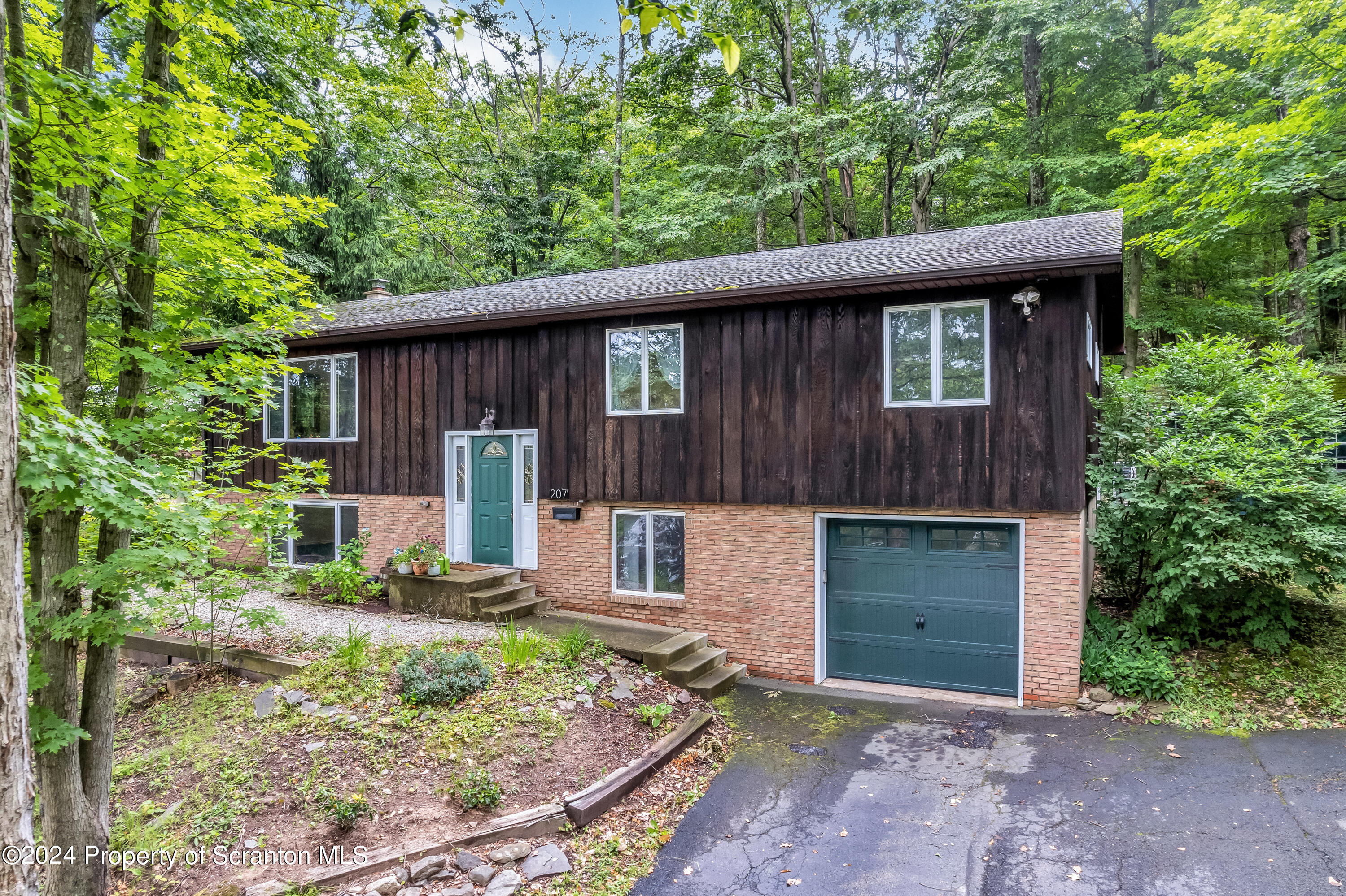 207 Wilcrest Road, Unit L 89 Moscow, PA 18444 - Photo 2 of 47 Wilcrest-10