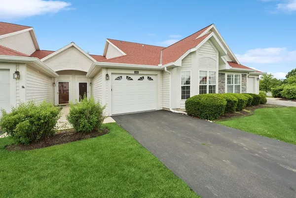 $370,000 | 2152 Newbury Lane, Delavan, WI 53115