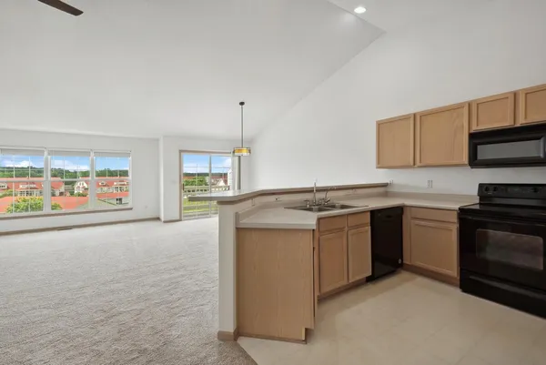 $370,000 | 2152 Newbury Lane, Delavan, WI 53115