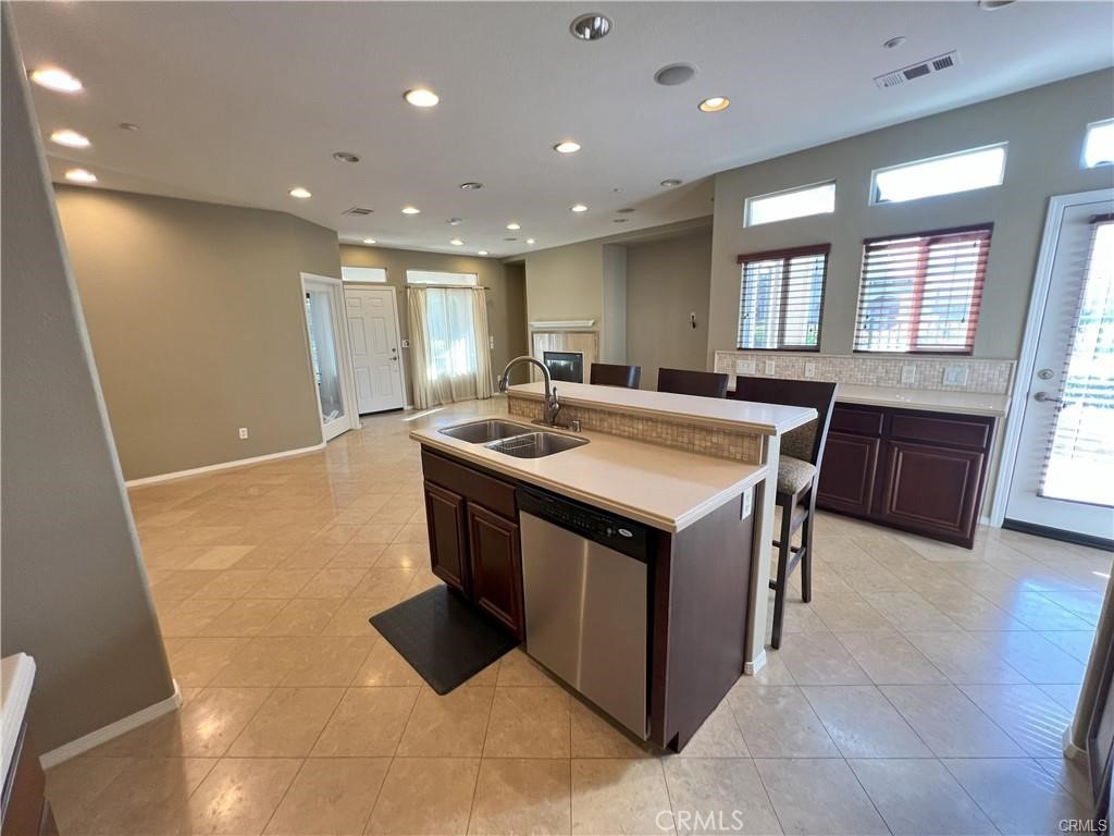 4996 Arborwood Lane Riverside, CA 92504 - Photo 12 of 37