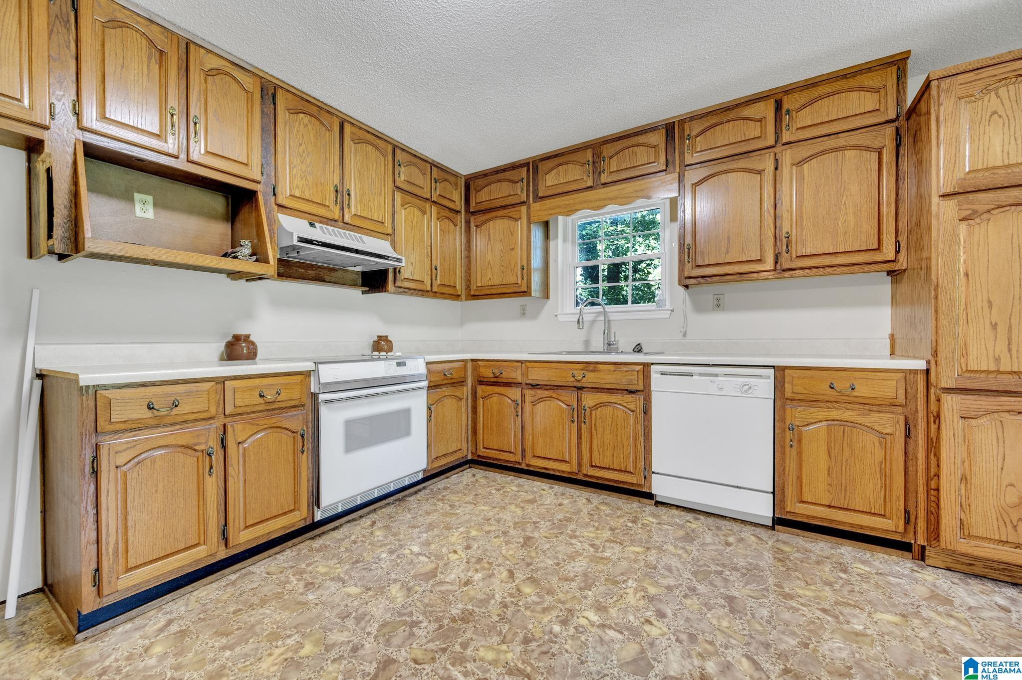 146 Davis Drive Sumiton, AL 35148 - Photo 17 of 26
