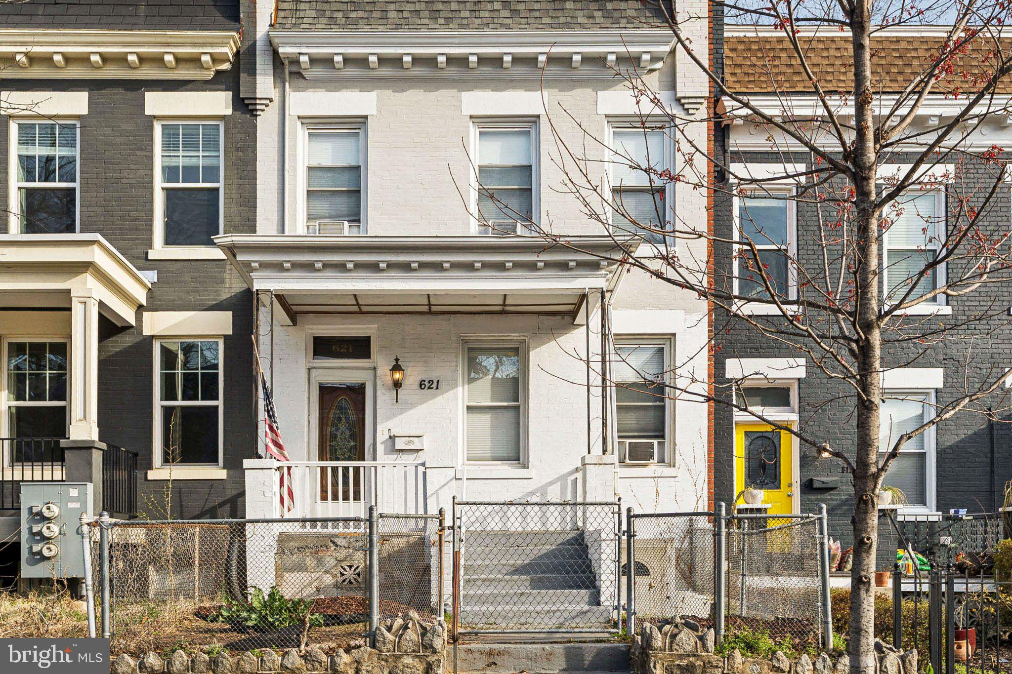 621 Kenyon Street Northwest Washington, DC 20010 - Photo 4 of 25 front view of a building