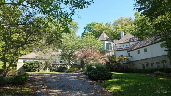 $1,100,000 | 7510 Fernwood Drive, Amberley, OH 45237