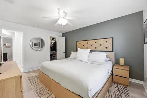 $260,000 | 5004 Baltimore Avenue, Unit 204, Kansas City, MO 64112