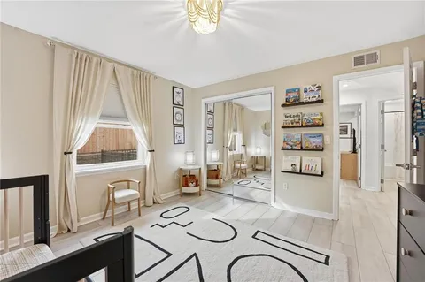 $250,000 | 5004 Baltimore Avenue, Unit 204, Kansas City, MO 64112