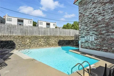 $260,000 | 5004 Baltimore Avenue, Unit 204, Kansas City, MO 64112