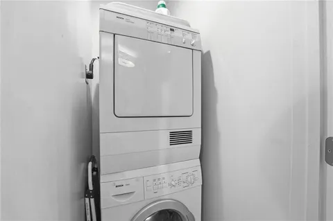 $250,000 | 5004 Baltimore Avenue, Unit 204, Kansas City, MO 64112