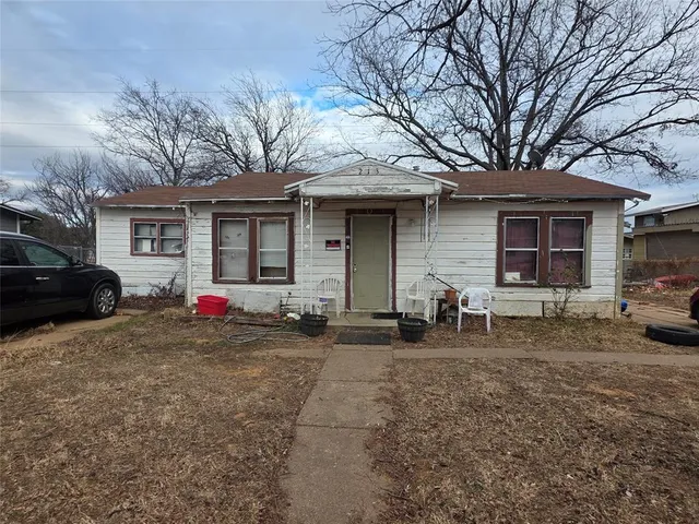 $44,900 | 213 Pennsylvania Avenue, Graham, TX 76450