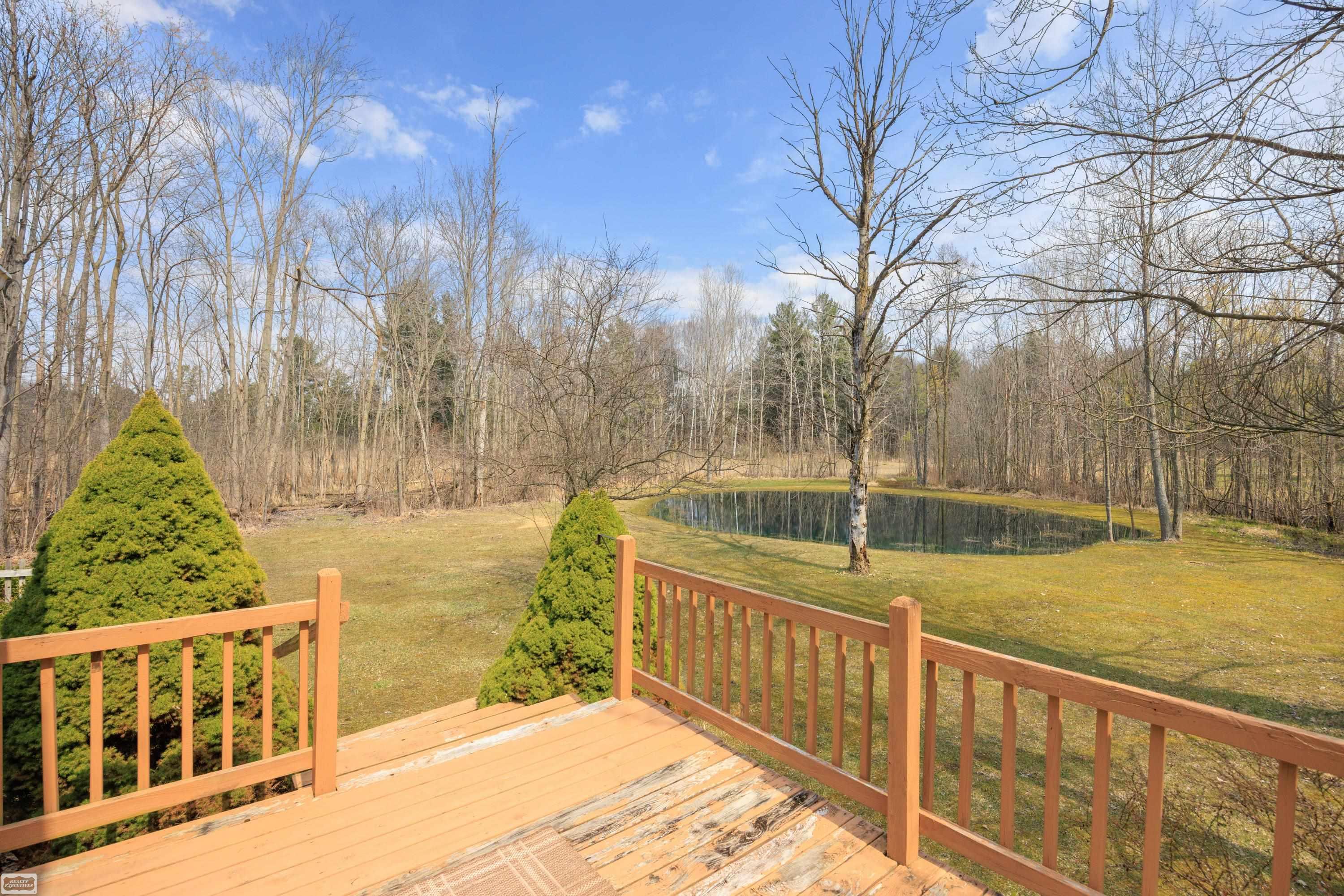 475 South Bartlett Road St. Clair, MI 48079 - Photo 5 of 48 50171690-171d90fe-c87f-4557-9b39-5d49f8b8795b.JPG