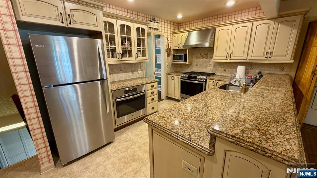 270 Kensington Road River Edge, NJ 07661 - Photo 12 of 34