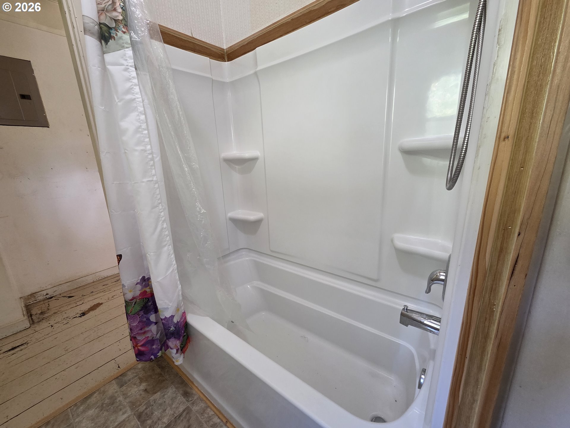 94665 North Bank Pistol River Road Gold Beach, OR 97444 - Photo 44 of 48 Bathroom