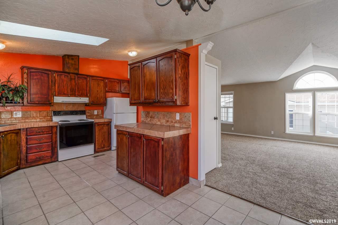 2000 Robins Lane Southeast, Unit 18 Salem, OR 97306 - Photo 11 of 28