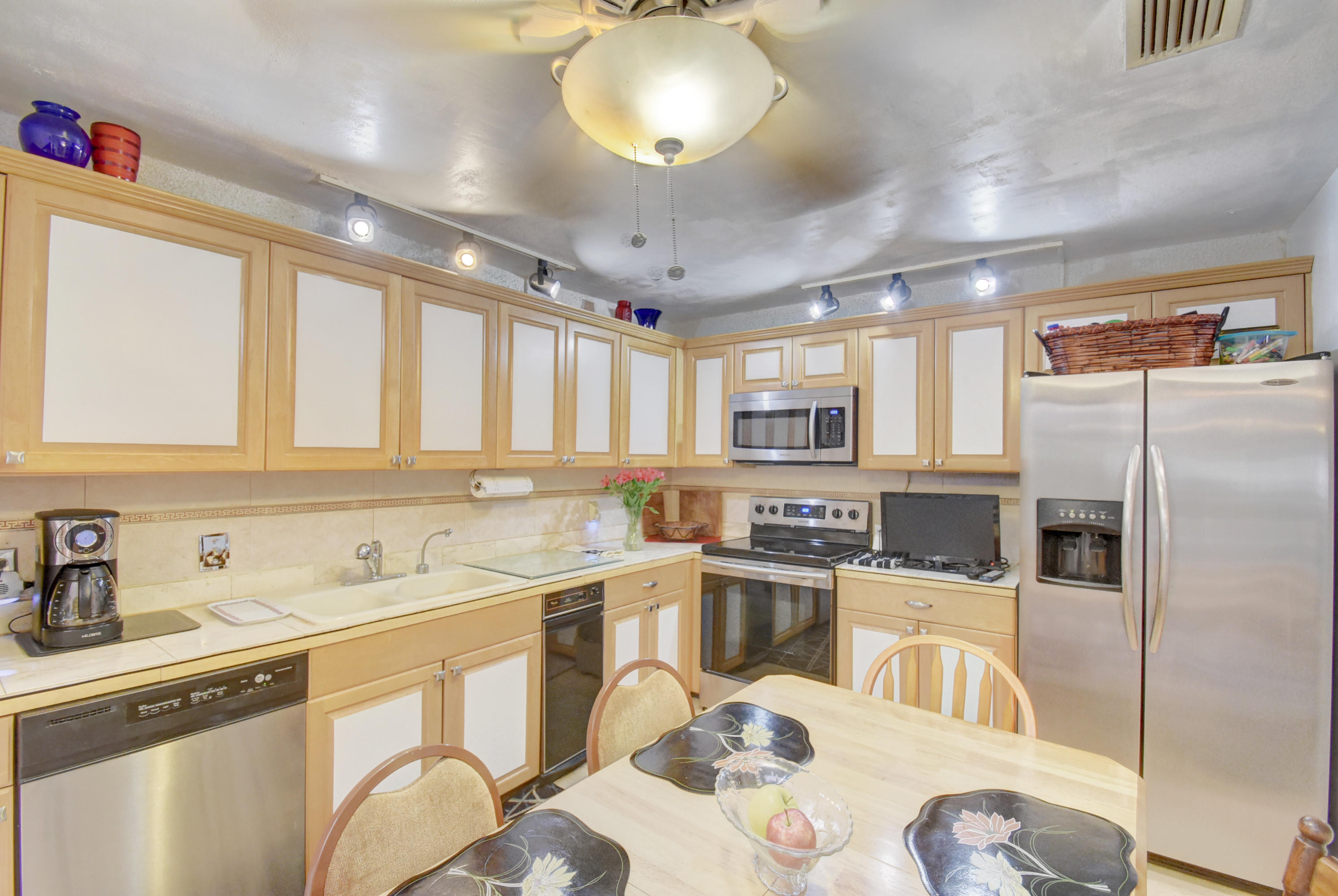 6706 Canary Palm Circle Boca Raton, FL 33433 - Photo 14 of 27 Kitchen - 2