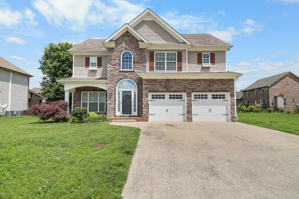 $2,475 | 1093 Willow Circle, Clarksville, TN 37043