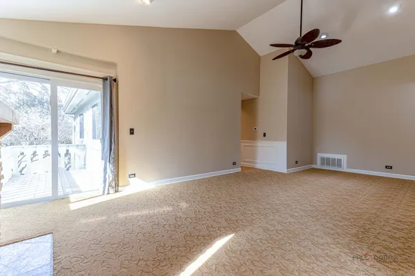 $2,900 | 203 Blossom Court, Unit 203, Buffalo Grove, IL 60089