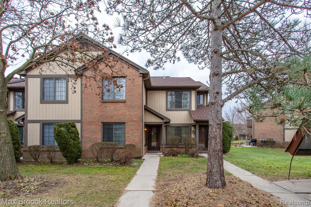 1501 Meadowside Drive Rochester Hills, MI 48307 - Photo 3 of 43