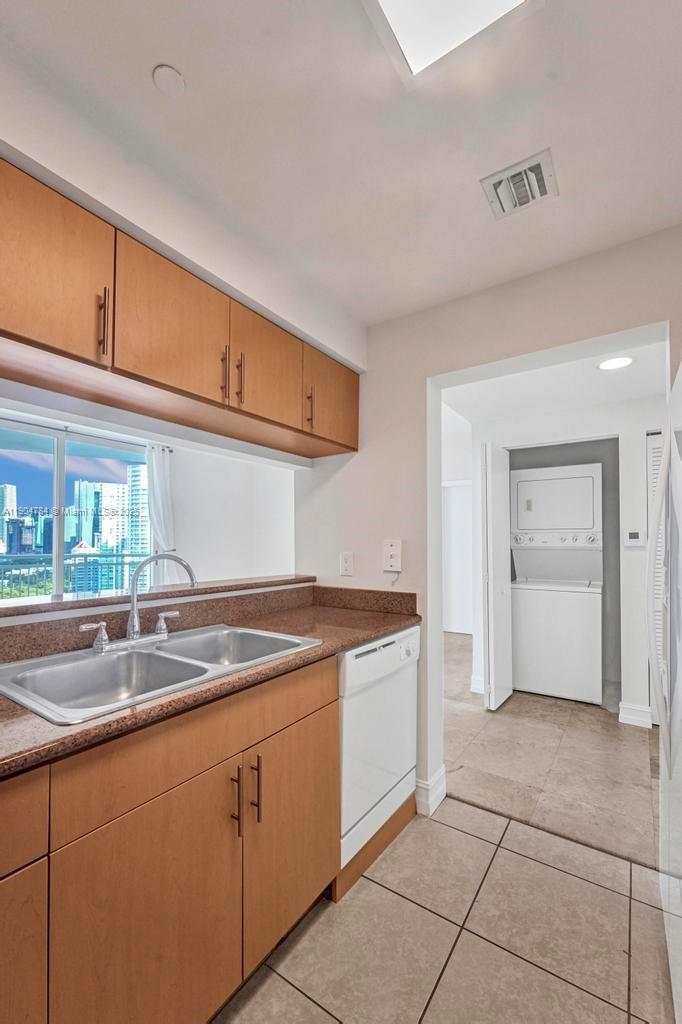 2475 Brickell Avenue, Unit 2006 Miami, FL 33129 - Photo 16 of 61