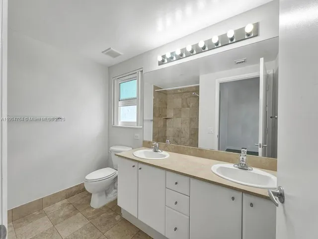 $4,000 | 2475 Brickell Avenue, Unit 2006, Miami, FL 33129