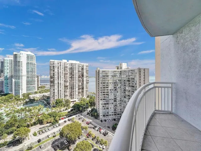 $4,000 | 2475 Brickell Avenue, Unit 2006, Miami, FL 33129