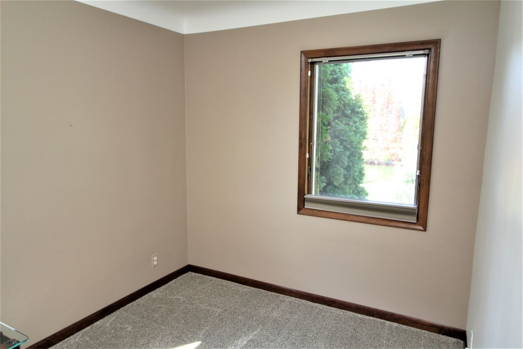 37835 Pointe Rosa Street Harrison Township, MI 48045 - Photo 17 of 22 50021551-16.JPG