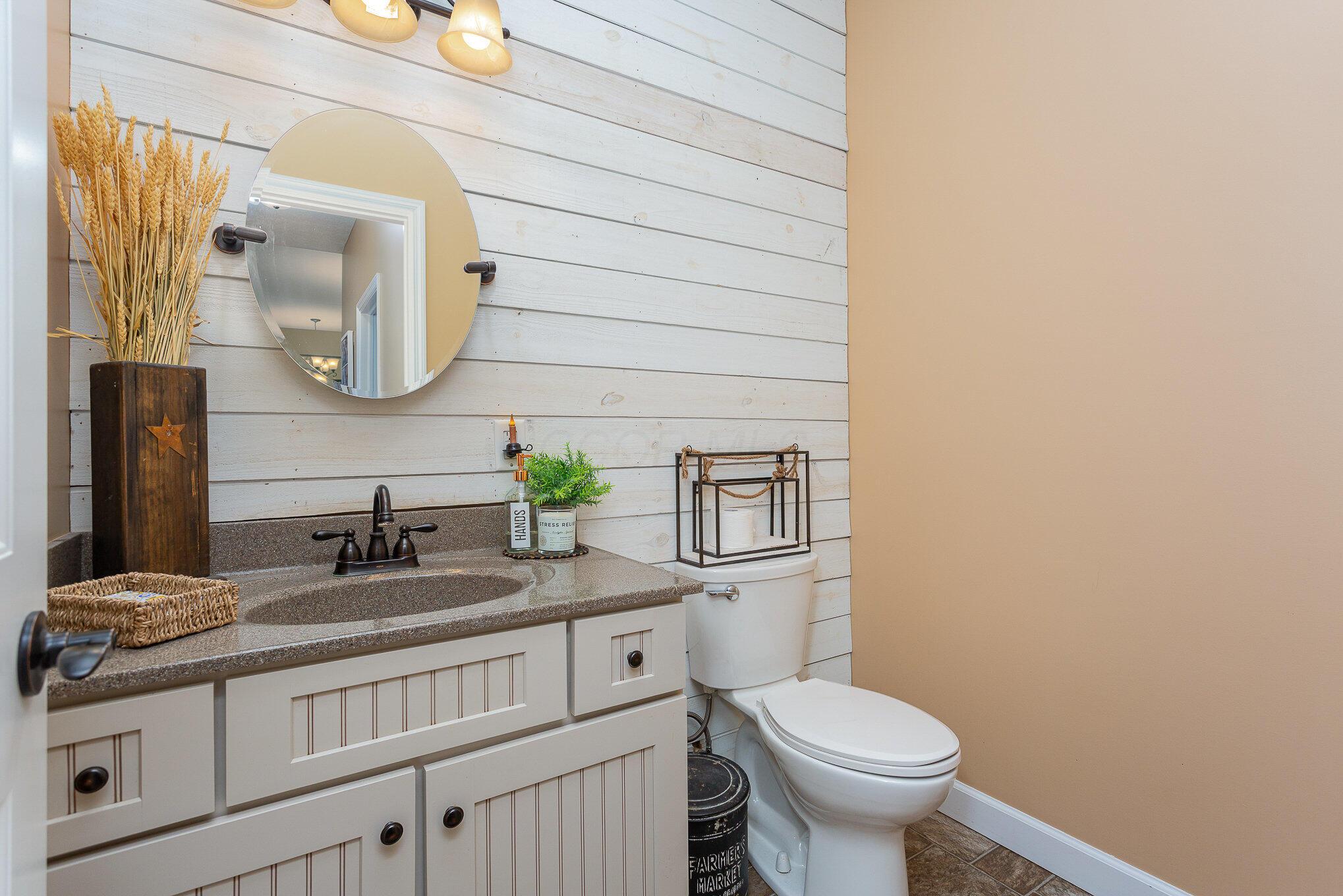 5582 Hayesville Road Circleville, OH 43113 - Photo 16 of 35 016_8l9a2738-edit_337