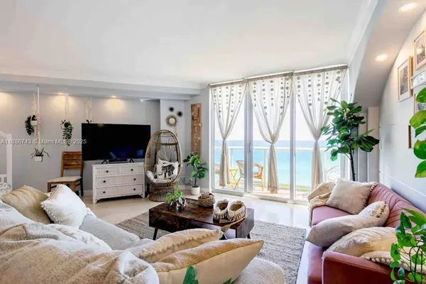 $3,900 | 3901 South Ocean Drive, Unit 14L, Hollywood, FL 33019
