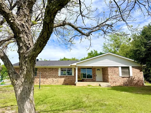 $330,000 | 10344 County Road 2404, Tool, TX 75143