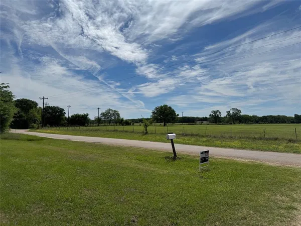 $330,000 | 10344 County Road 2404, Tool, TX 75143