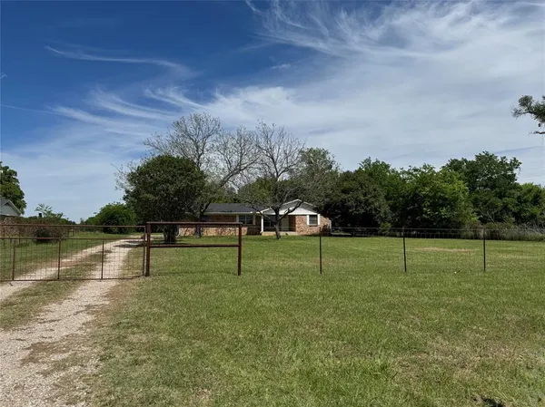 $330,000 | 10344 County Road 2404, Tool, TX 75143