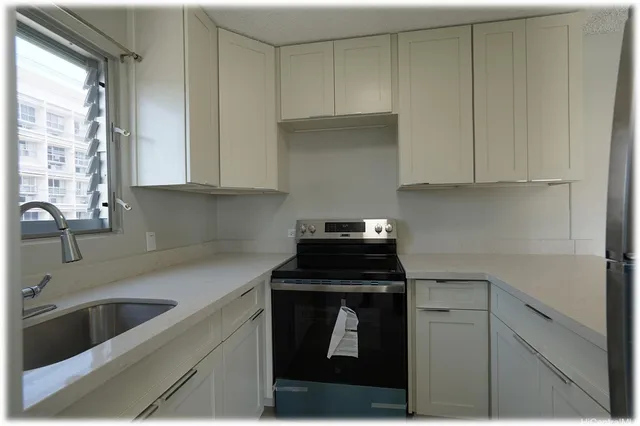 $3,000 | 509 University Avenue, Unit 1004, Honolulu, HI 96826