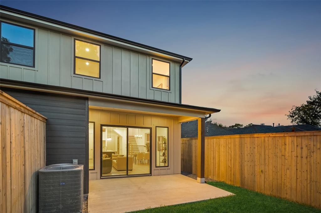 5633 East Side Avenue Dallas, TX 75214 - Photo 16 of 18 a front view of a house with a yard
