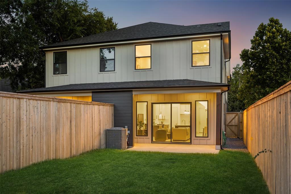 5633 East Side Avenue Dallas, TX 75214 - Photo 17 of 18 a front view of a house with garden