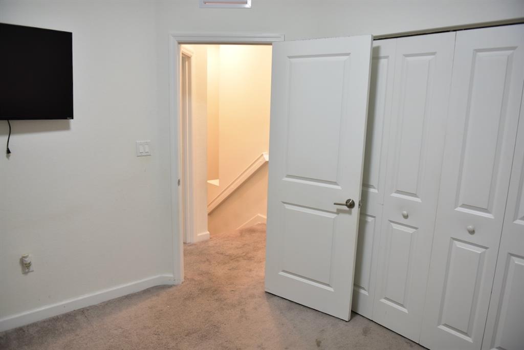 Princeton Homestead, FL 33032 - Photo 21 of 28 an empty room with windows