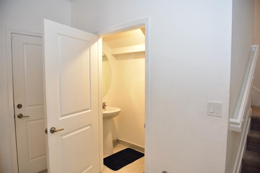 Princeton Homestead, FL 33032 - Photo 7 of 28 a bathroom with a shower