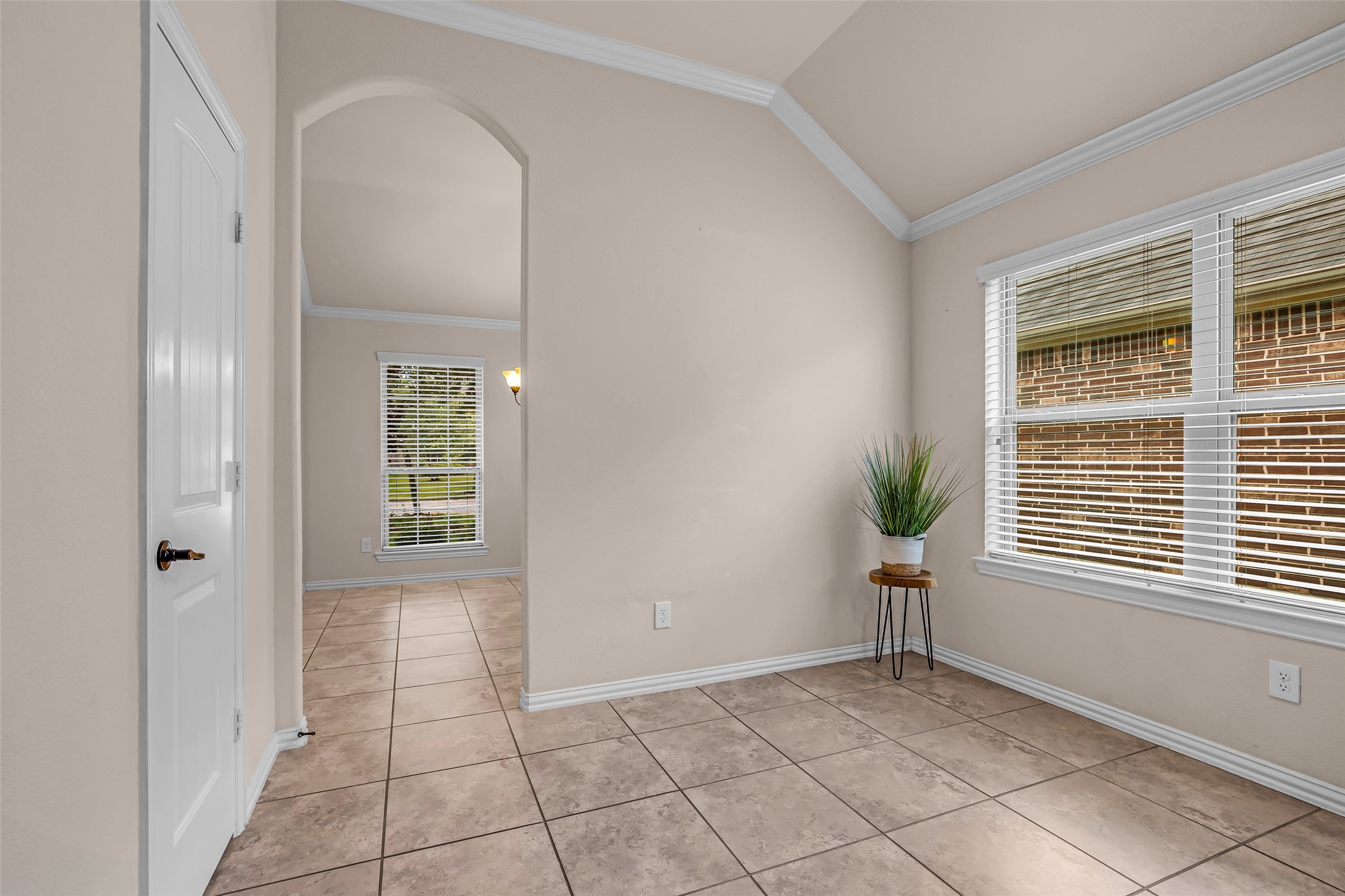 31747 Summit Springs Lane Spring, TX 77386 - Photo 11 of 29 Breakfast/eating area