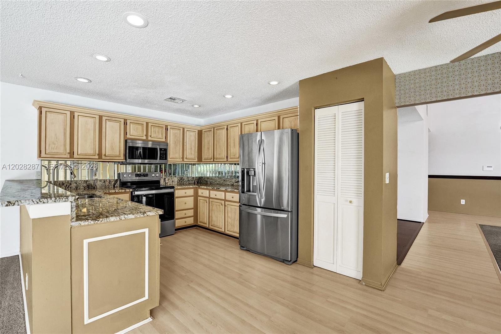 8860 Southern Orchard Road South Davie, FL 33328 - Photo 13 of 39