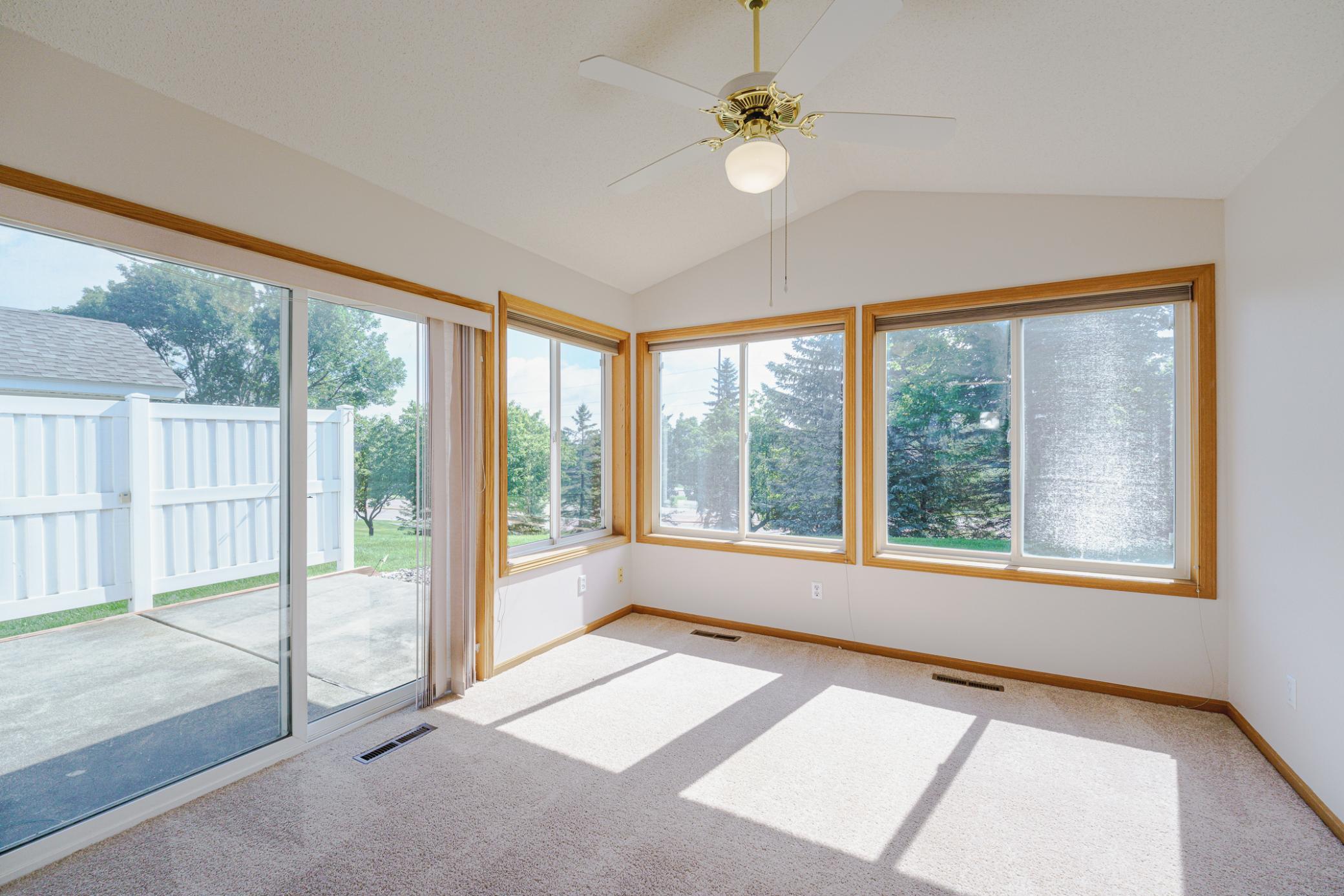 14403 Edgewood Avenue Savage, MN 55378 - Photo 4 of 38