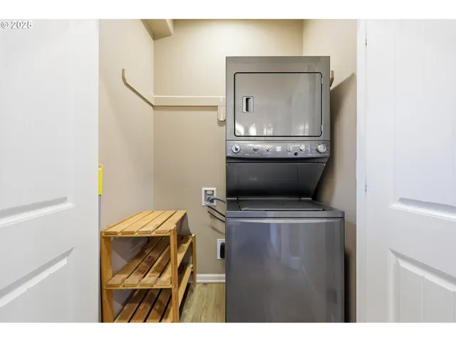 a view of utility room