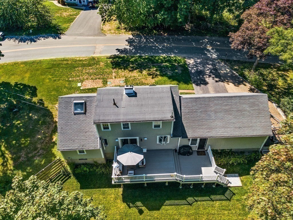 108 Lawson Road Scituate, MA 02066 - Photo 8 of 38 Gallery Image 8