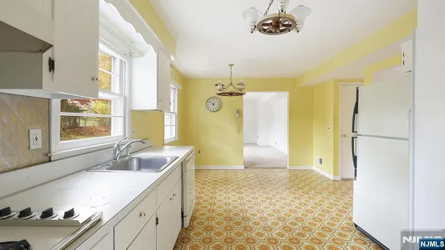 $799,000 | 37 Filmore Avenue, Livingston, NJ 07039