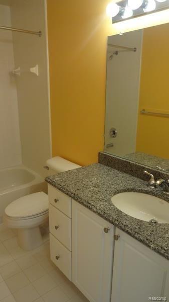 45435 North Stonewood Road Canton, MI 48187 - Photo 13 of 25 018.jpg